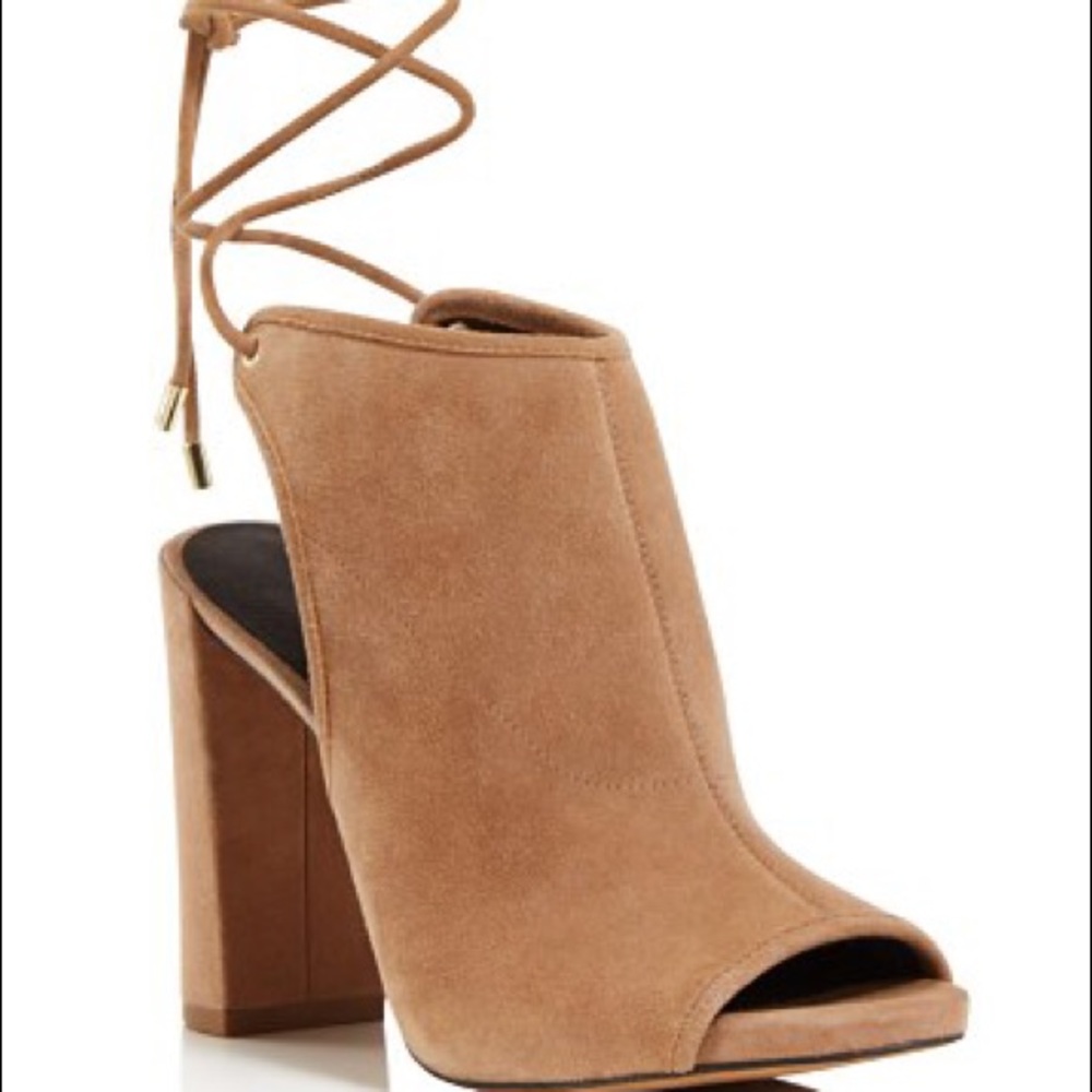 Kenneth Cole Darla Pumps