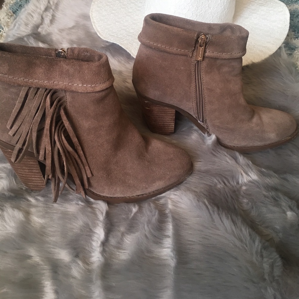 Tan Jessica Simpson boots