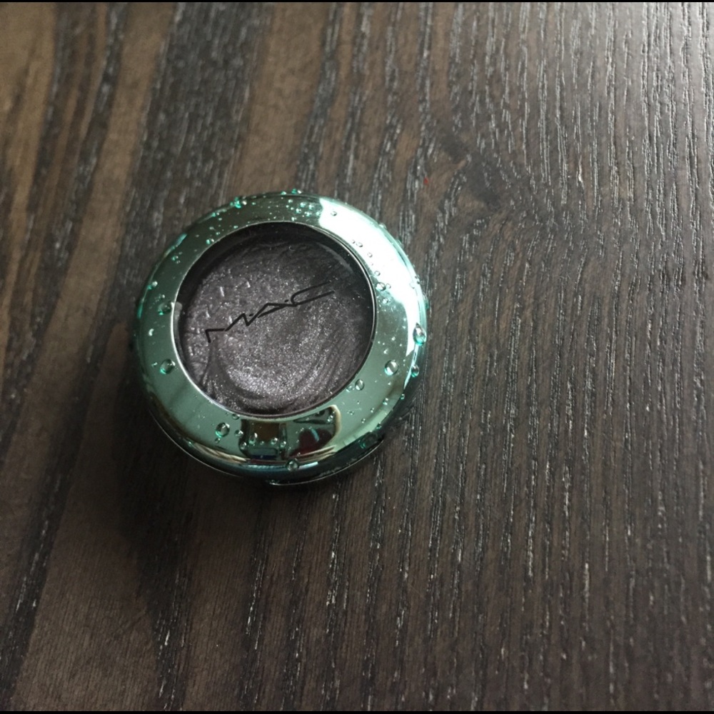 MAC extra dimension eye shadow