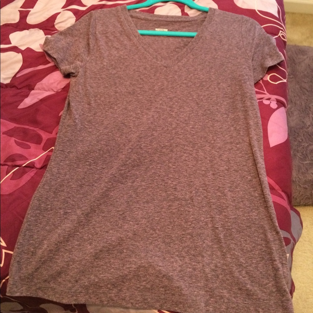 Dark purple v-neck t-shirt