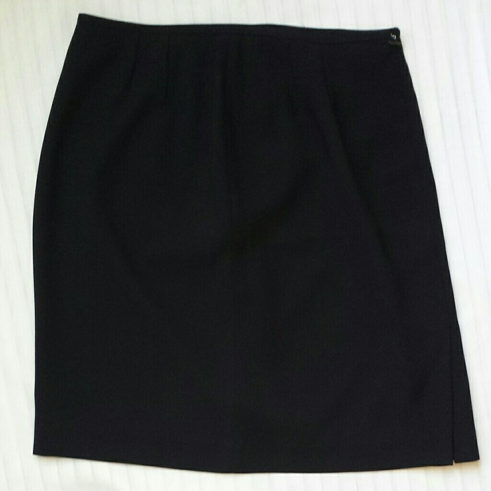 Woman's Navy Blue Skirt by Kasper