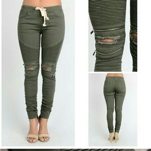 ***final price*** Green skinny joggers