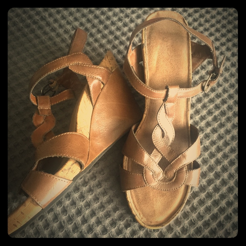Aerosoles Tan Wedges