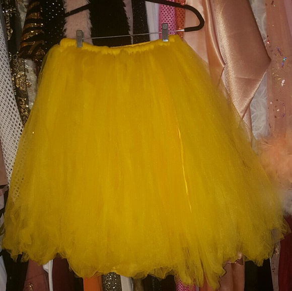 Yellow fluffy skirt Clearance
