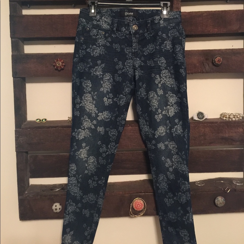 Flowered denim jeans