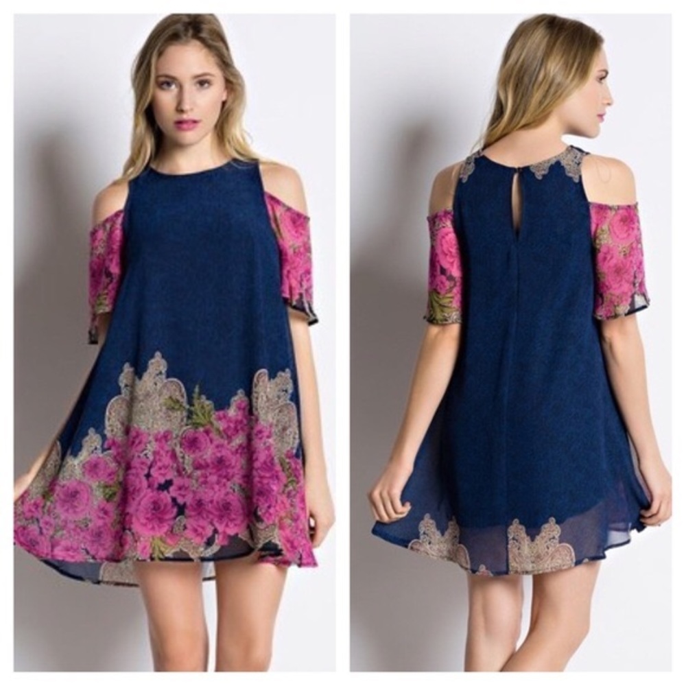 REDUCED! Beautiful colorful cold shoulder dress!