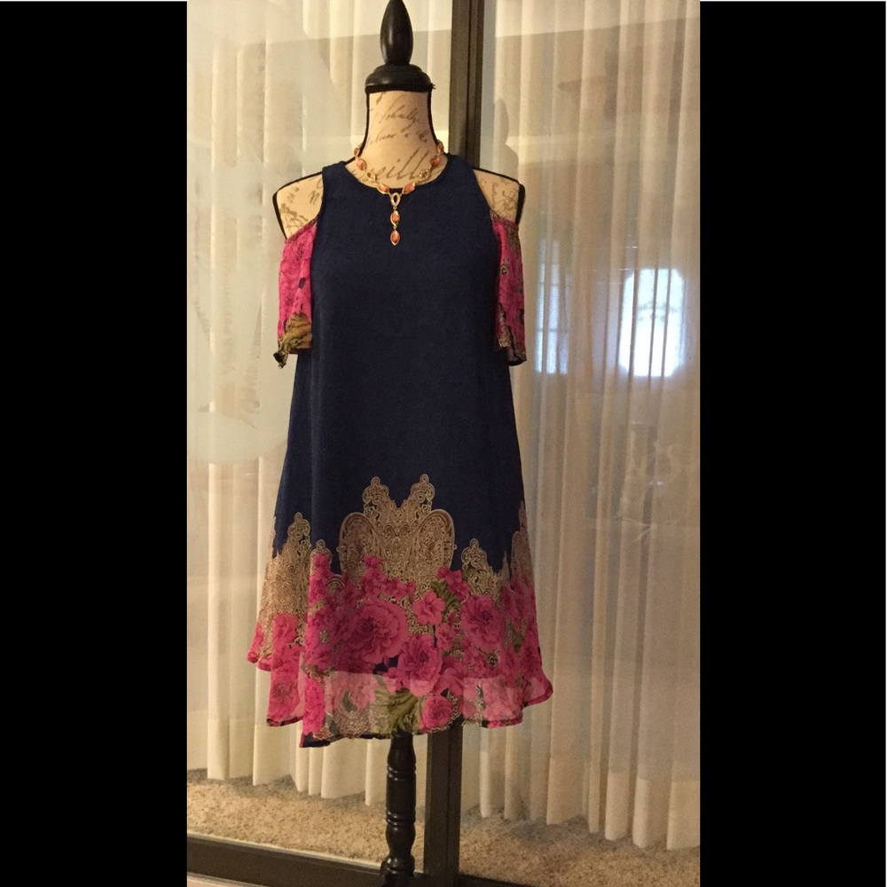 REDUCED! Beautiful colorful cold shoulder dress! - Picture 4 of 5