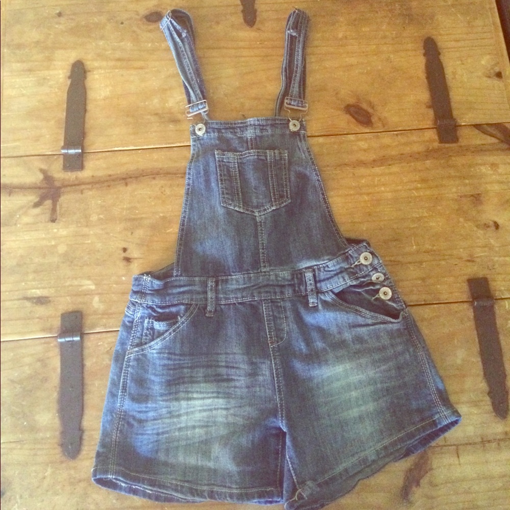 Overall shorts
