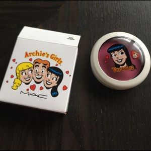 MAC blush Prom princess