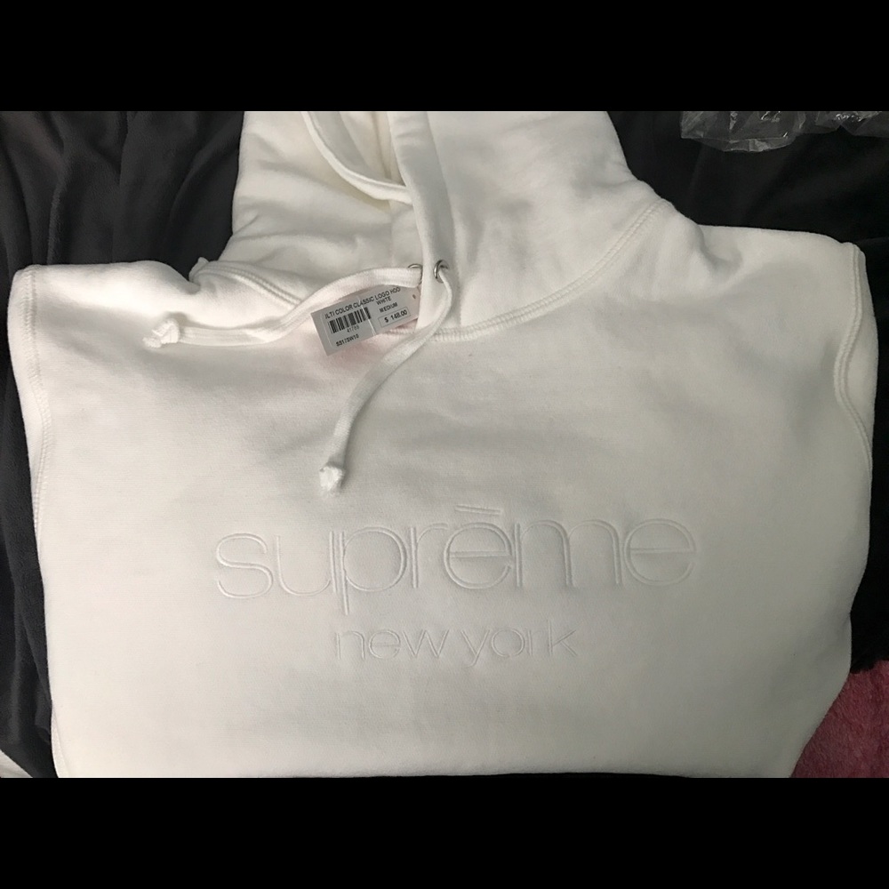 Supreme 2017 season size M