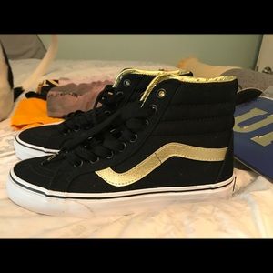 Vans size 7.5 (women)