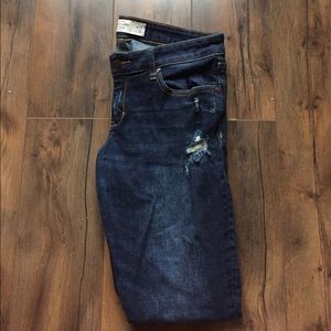 Abercrombie & Fitch Distressed Skinnies