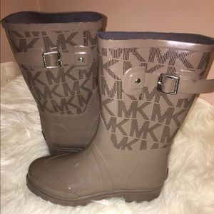 Michael Kors Rainboots size 7