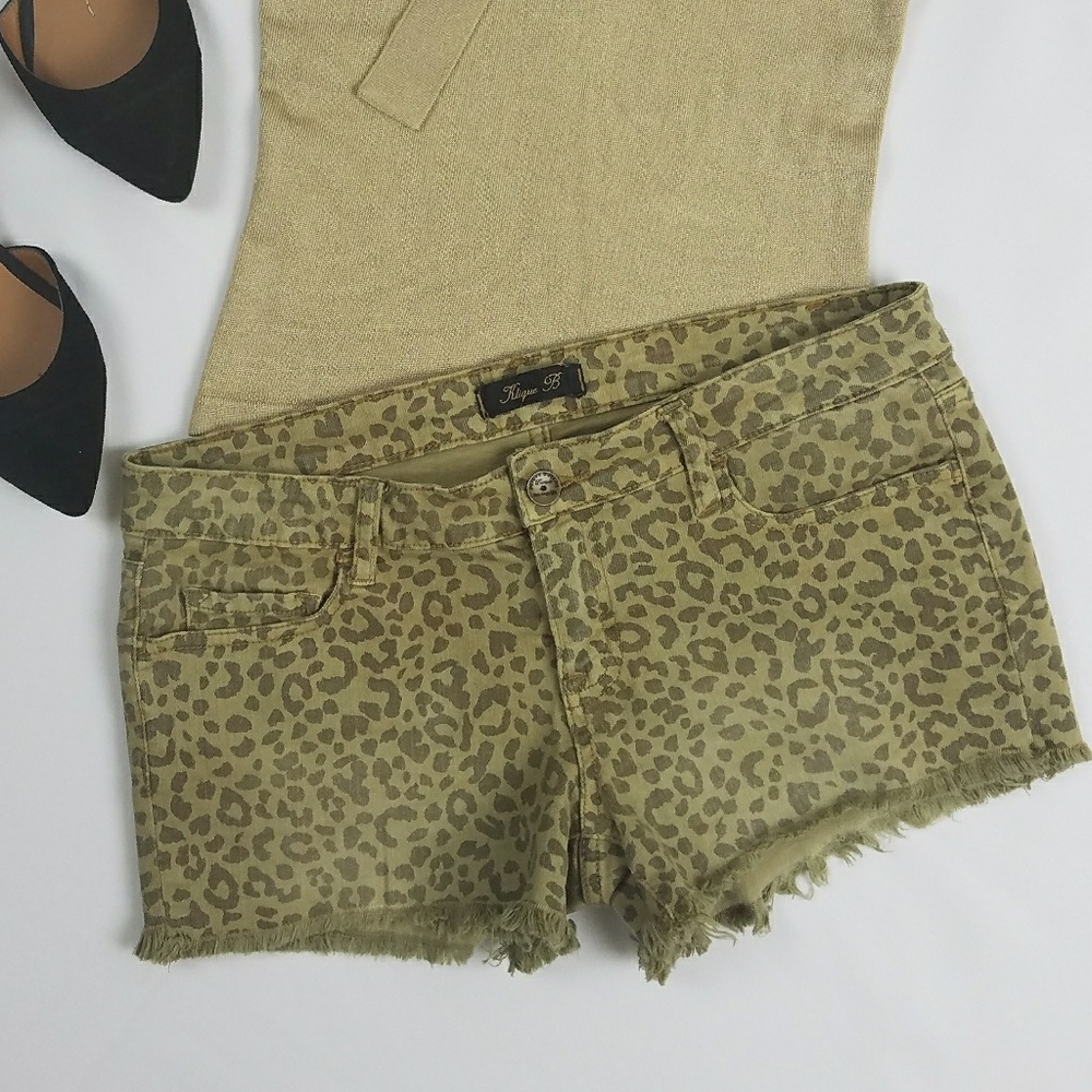 BUCKLE Leopard Print Distressed Denim Shorts