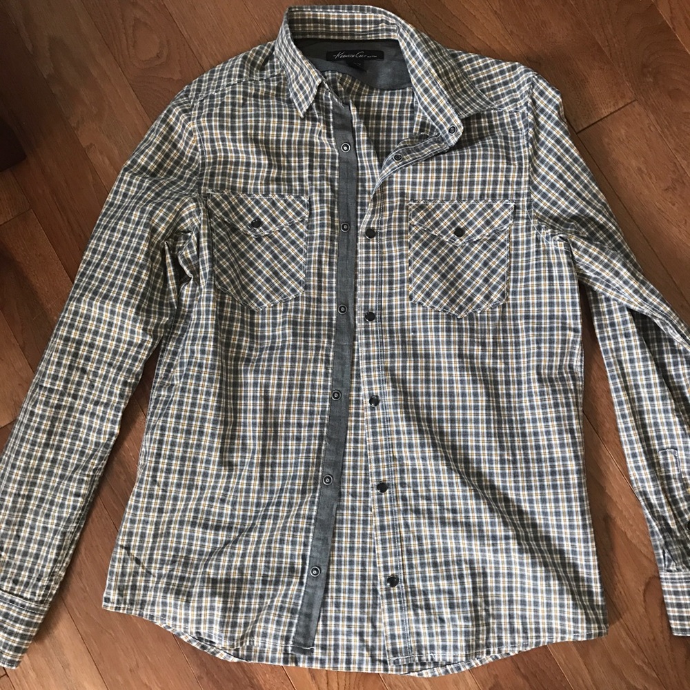 Kenneth Cole button up shirt (XS)