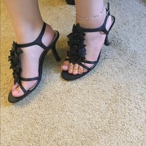 Unlisted flower black heels