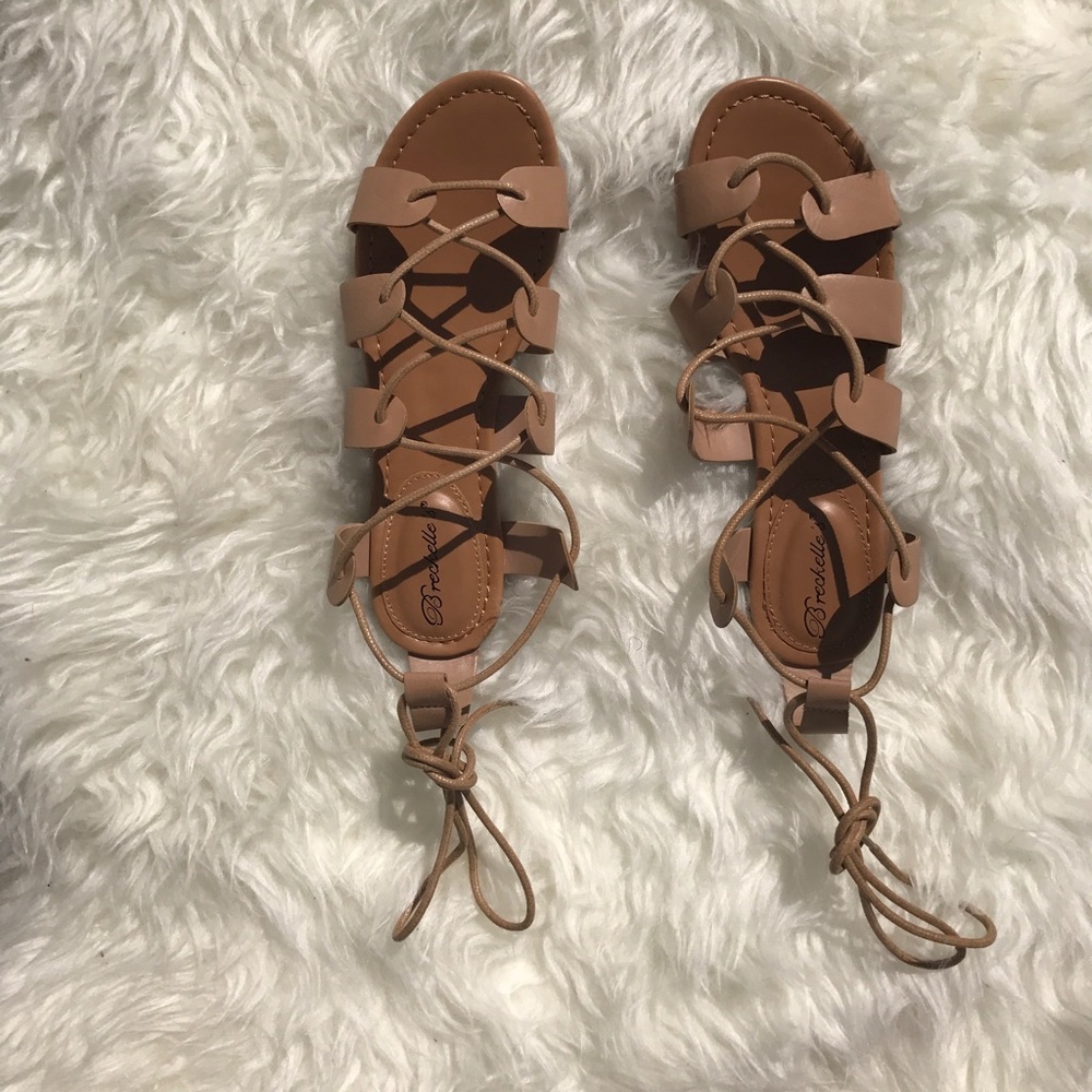 PRICE DROP 🎉Lace up sandals💕