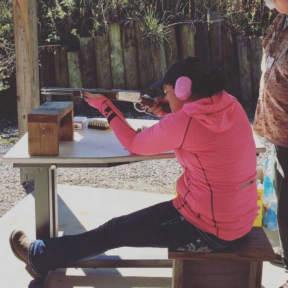 Meet your Posher, Lisa - Picture 1 of 1