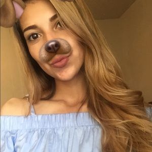 Meet your Posher, Cinthia