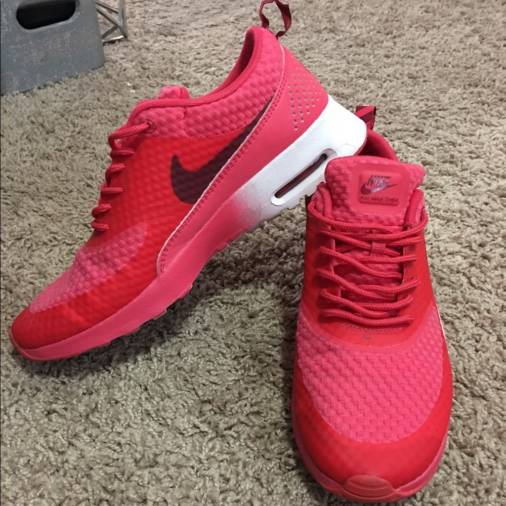 NIKE AIR MAX THEA