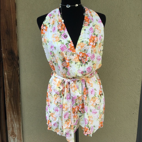 LAST ONE Peach & Cream Floral Halter Romper - Picture 3 of 5
