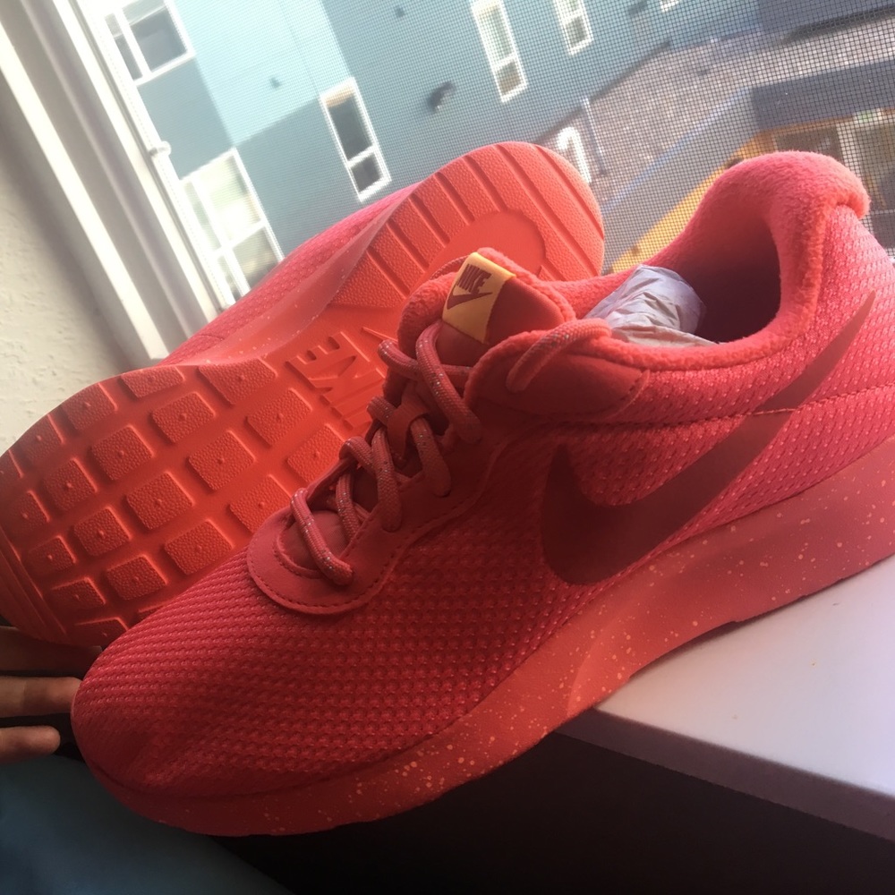 Nike Tanjun SE - Picture 1 of 5