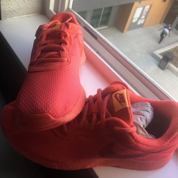 Nike Tanjun SE - Picture 4 of 5