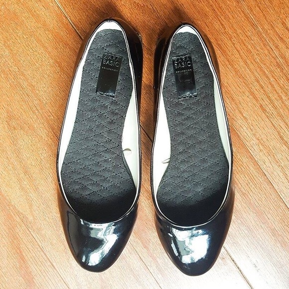 Zara Black Patent Flats With Gold Heel - Picture 3 of 4