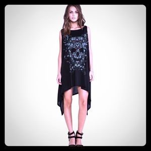 Lauren Moshi Assymetrical Skull 💀 tank!!! 💜💜