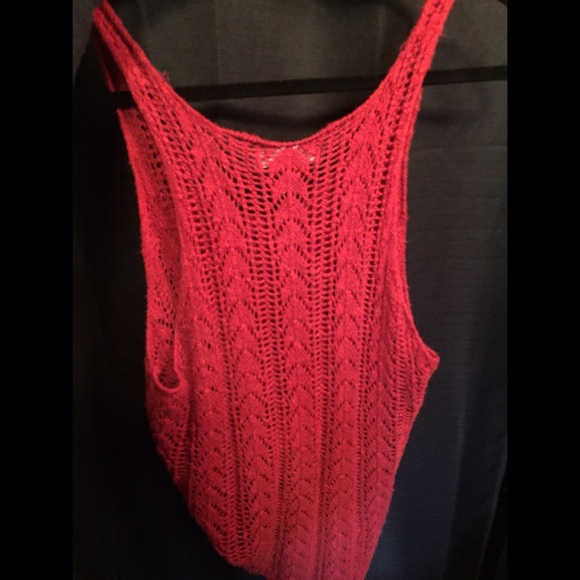 Knitted red tank - Picture 3 of 3