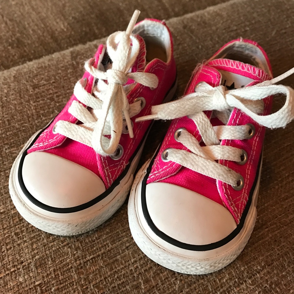 Hot pink Converse