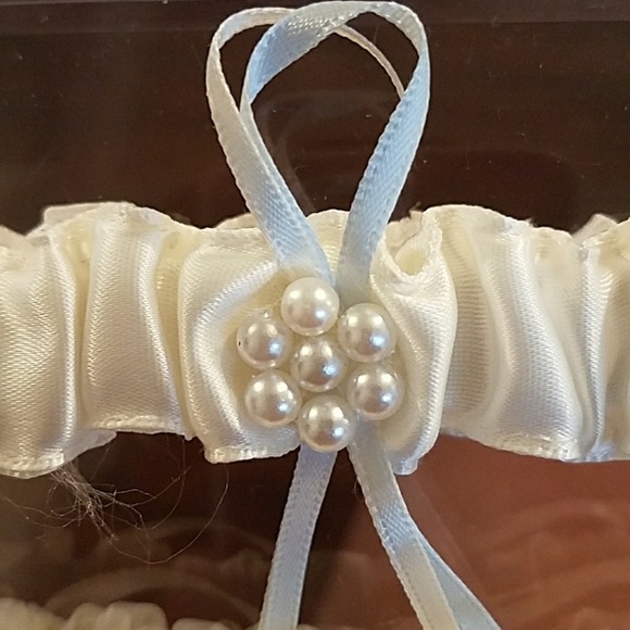 Garter set - Picture 3 of 3