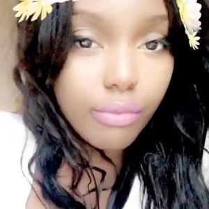 Meet your Posher, Tabitha