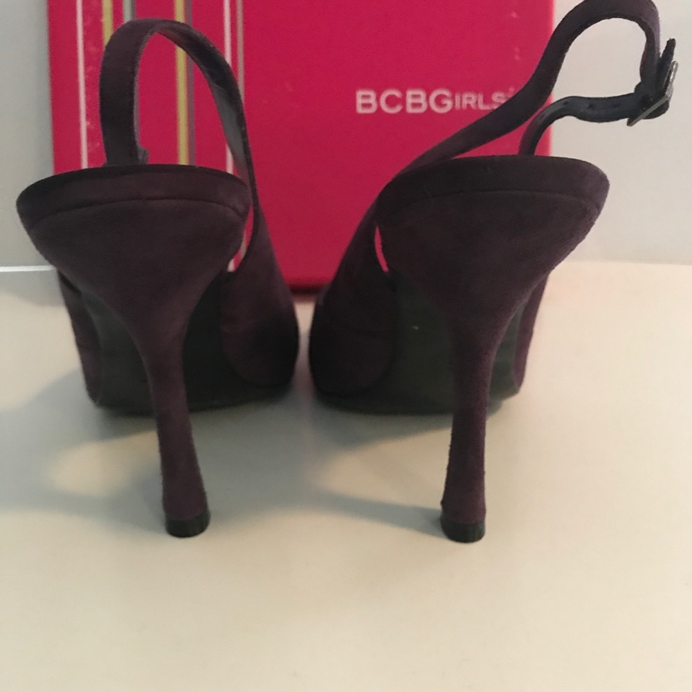 Pointed Toe Slingback - Picture 3 of 4