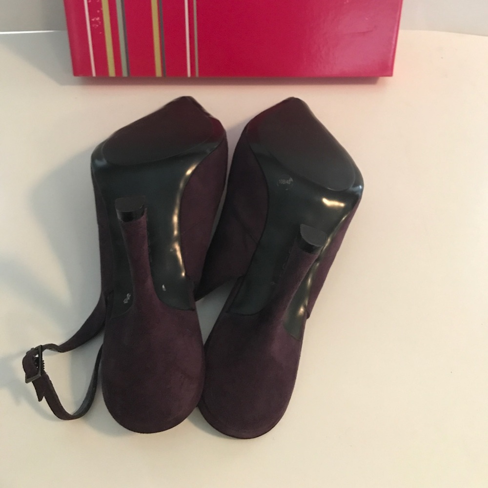 Pointed Toe Slingback - Picture 4 of 4