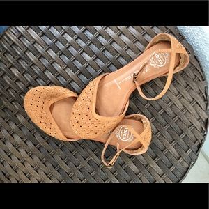 Flat shoes