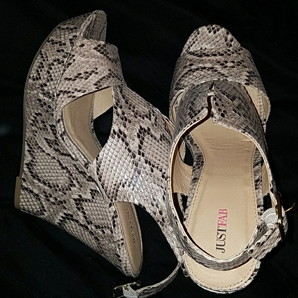 JustFab Faux Snake Skin Platform Sandals 11