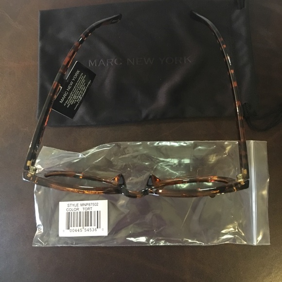 Marc New York Sunglasses - Picture 3 of 4
