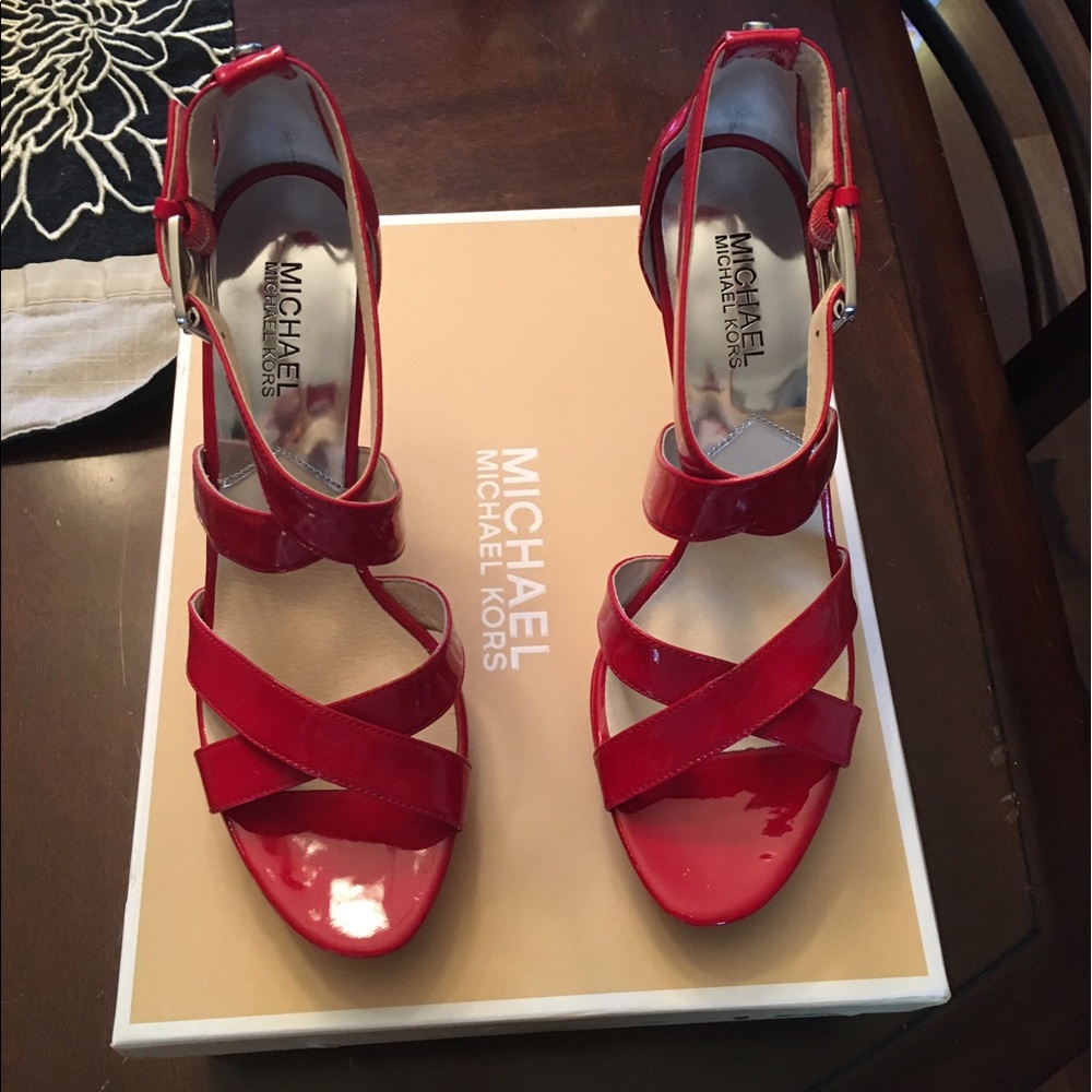 Brand New authentic Michael Kors Evie  heels