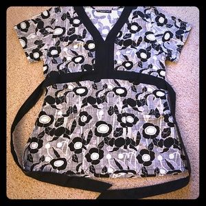 Los Angeles Rose scrub top