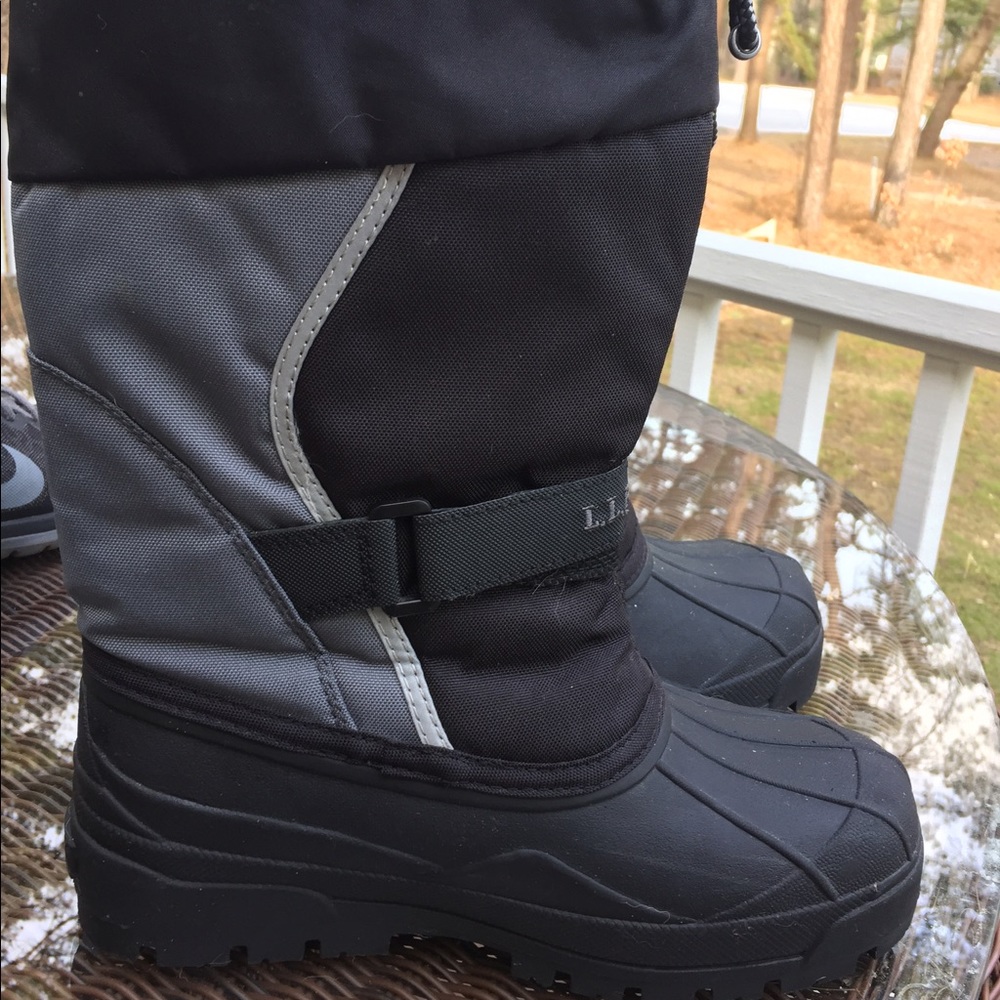 Kids LL Bean black and gray lined boots size 7