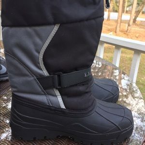 Kids LL Bean black and gray lined boots size 7