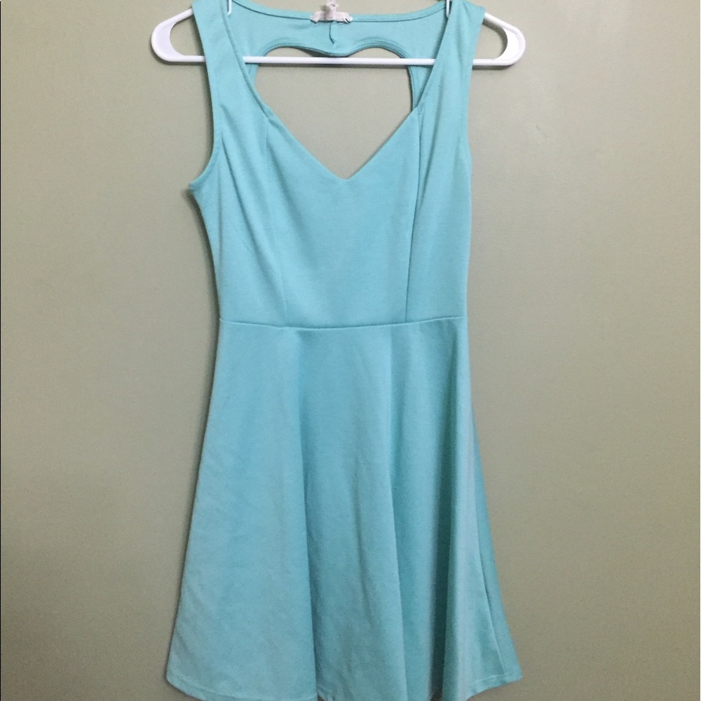 Blue heart cut out back dress. 💙👗