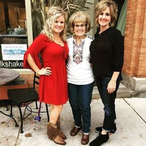 Meet your Posher, Shelly