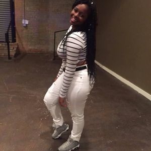 Meet your Posher, Allegra