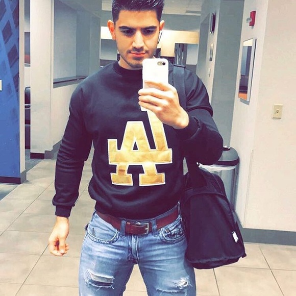 Black sweater - Picture 3 of 3