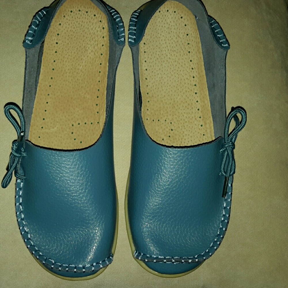 Leather flats shoes