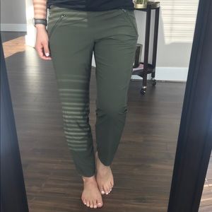 Athleta Aspire Ankle Pant Sz 6