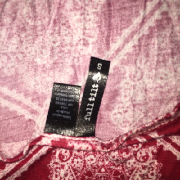 Halter top - Picture 3 of 3