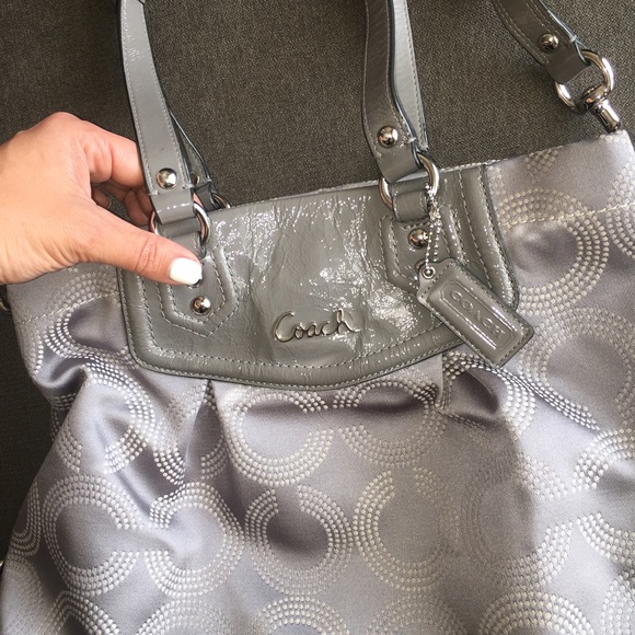 Coach Handbags - Like new coach purse